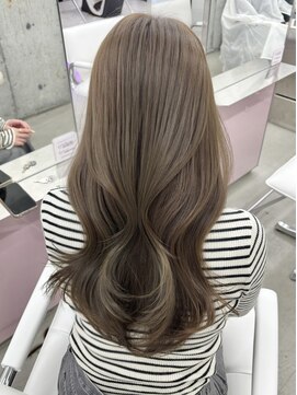 エヌアイ オモテサンドウ(ni omotesando) 大人っぽい暗めオリーブ