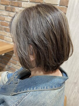 ヴィサージュクルー(VISAGE crew) ハイライトの相性ばっちりなショートボブデザイン!