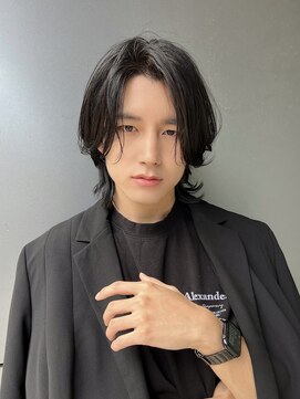 トルネード(TORNADO) メンズセンターパートウルフレイヤーパーマ暗髪K20250727R