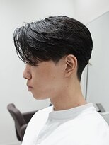 カルム(kalm)&nbsp;毛流れセンターパートニュアンスパーマカルマヘアメンズパーマ