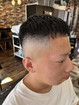 セカンド髪チョス 武蔵浦和店(2ND 髪 chos) スキンフェード　軽めクロップ