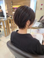 ロハスバイケンジ(LOHAS by KENJE)&nbsp;首元が綺麗に見える大人のくびれショート