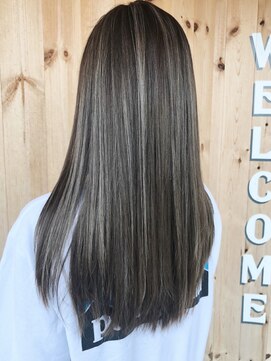 サンディーズ(Sandees) ▼グレージュハイライトカラー