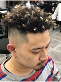 スキンフェード×ハードツイストパーマ
