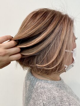 ステア ケース(stair case) 血色アップピンクベージュ　白髪ぼかし　30代40代50代