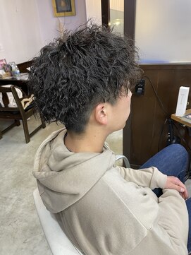 ムーブ(Moob) メンズ"ツイストスパイラルパーマ"【別府】