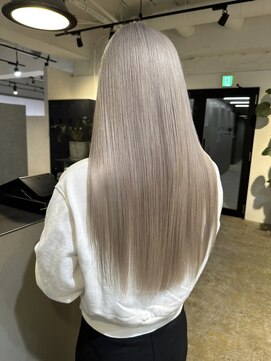 メリー オオサカ(Merly Osaka) ストレートのままが可愛いホワイトカラー_milky white beige_