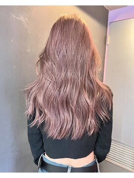 シリー(Silly) ほんのりピンクなソフトグレージュ!レイヤーカットも!