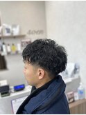 ショートツイスパスペインカールブルーブラック刈り上げショート