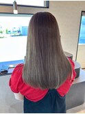 くすみアッシュベージュ大人艶感ロング明るめグレイカラー