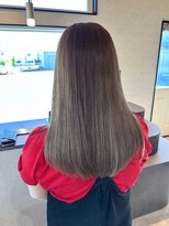 イェル(ELL.) くすみアッシュベージュ大人艶感ロング明るめグレイカラー