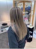 ハイライトレイヤーカットミルクティーベージュバレイヤージュ
