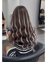 エミーバイモアムー(Emmie byMoremuu)&nbsp;【Ryuki】グレージュハイライトエクステ