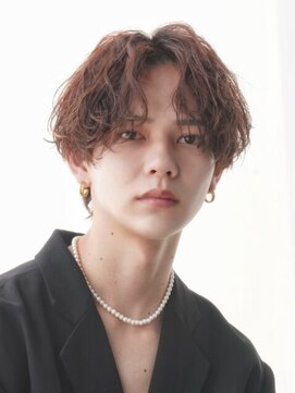 ゴールド 京都 三条(GOALD) 緩めスパイラル赤茶カラー軽めセンターパート