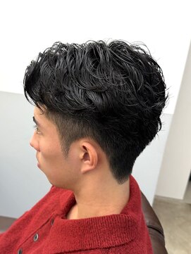 ノイセル(Noisyle) 刈り上げセンターパート/波巻きツイストスパイラル/西長堀