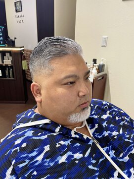 ファッションヘア ヤマダ ミドルフェードオールバックスタイル
