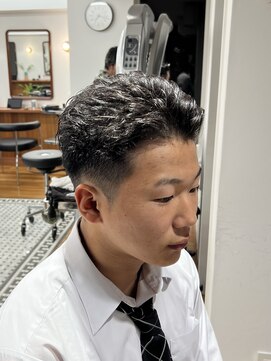 ザデイトウキョウ 表参道 青山(THE DAY TOKYO) MEN’S/サーフカール/刈り上げセンターパート/表参道駅/青山