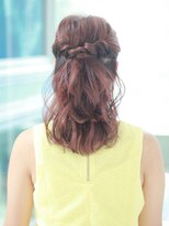 クィーンズガーデンバイケーツーギンザ(QUEEN’S GARDEN by K two GINZA)&nbsp;[K-two銀座]女子力アップなハーフアップ夏のヘアアレンジ