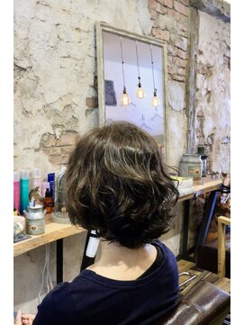 ムニ(Muni) B"69　＃ボブベース×外ハネmixパーマ