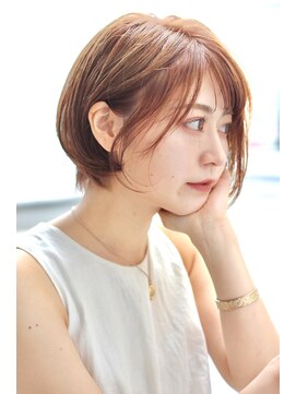 リタ(Lita) 耳かけショートボブ　モカベージュ　小顔