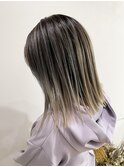 【cue】切りっぱなしボブ×ホワイトベージュバレ