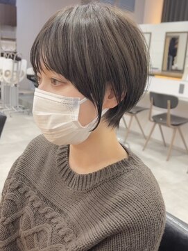 ビュー フクオカ(VIEW FUKUOKA) モードに大人可愛いダークアッシュイメチェンショートボブ