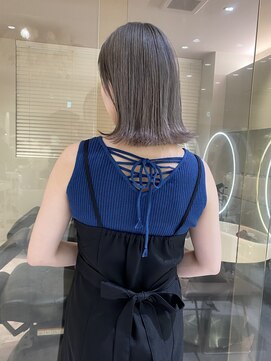 マイル 渋谷(mile) ぱつっとボブ × グレージュカラー