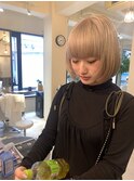 ペールベージュ