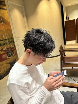 インアンドヤング(in&yang) ツイストスパイラルパーマ/刈り上げセンターパート