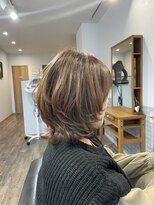 トナリ(tonari)&nbsp;マッシュベース　外ハネスタイル