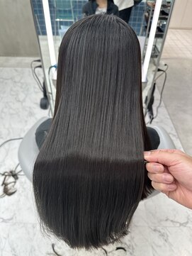 ロンドルーチェ 心斎橋(Lond luce) ダークアッシュ/ミディアムレイヤーカット［髪質改善/縮毛矯正］