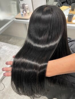 キートス(Kiitos)の写真/【ナチュラルな仕上がりの縮毛矯正】髪質改善や酸性ストレートで,憧れの柔らかなツヤ髪が叶う*