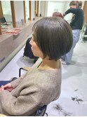 オリーブベージュ