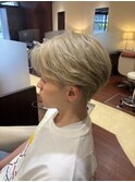 ホワイトベージュ　センターパート