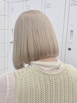 ガーランド(Girland) 【girland】ミルクティー ボブ アイボリ 韓国風/レイヤーカット