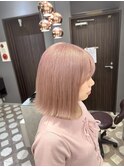 ピンクベージュ