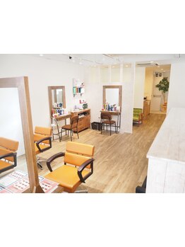 ヘアカラーの豊富な技術と知識を活かし、髪のお悩み解決いたします◇