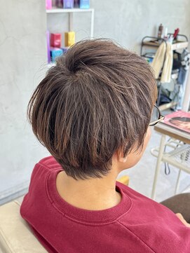 レヴィア(REVIA) 白髪ぼかしハイライトブリーチミルクティーベージュ