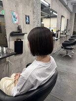 コワファースト長崎シャンプーボーイ 2nd(COIFF1RST 長崎 SHAMPOO BOY) まるみボブ ショートボブ ダブルカラー 長崎浜の町