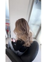 ラヴェ(LAWE.) ベージュ系バレイヤージュ