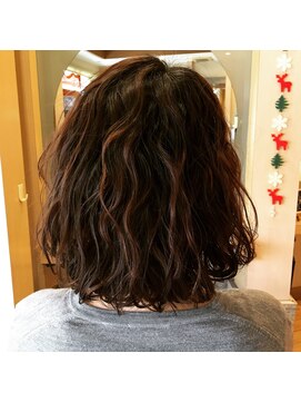 アンズヘアー やわらか雰囲気のゆるめパーマ