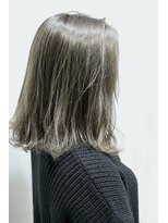 マルルヘアーデザイン(Maururu)&nbsp;グレーホワイト