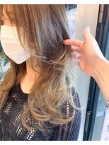 ルームバイシー 新宿(Loom. by Sea) 【遠藤　駿】くびれミディレイヤーカット×くすみベージュ