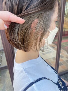アース コアフュールボーテ 松本庄内店(EARTH coiffure beaute) ミルクティーベージュインナーカラーミニボブ