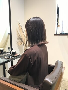 ワ ヘアー(wa-hair) 大人かわいいこなれミディ×外はねショコラアッシュ×髪質改善