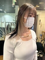 ヘアーアンドメイク ビス(HAIR&MAKE bis)&nbsp;やわらかホワイトベージュ×インナーカラー