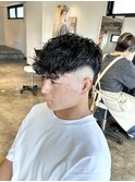 スペインカールパーマミドルスキンフェードメンズパーマ刈り上げ