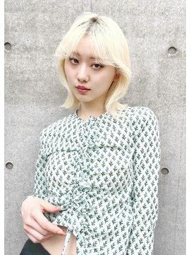 アンサム 二子玉川店(UNSOME) 【二子玉川】ハイトーン/ホワイトカラー/くびれミディ