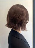 顔周りレイヤーカットくびれヘアミルクティーベージュカラー