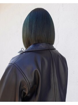 シェミール(CHEMIR) グリーンカラー×切りっぱなしボブ【四日市】